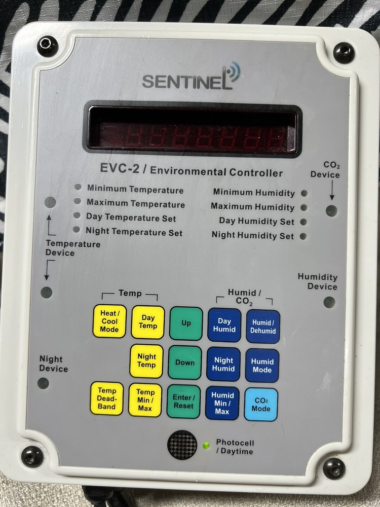 Sentinel EVC-2 Environmental Controller Temp Humidity CO2 Photocell/Daytime