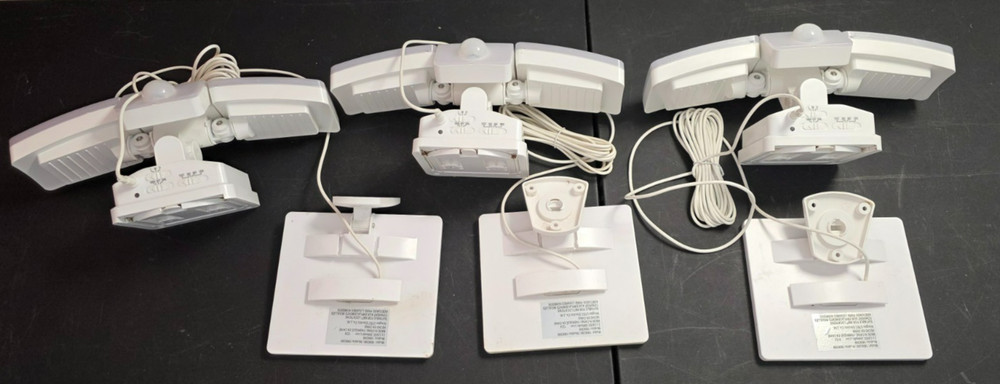 3-Pack Lutec Motion Activated Solar Security Light - Used in Great Condition
