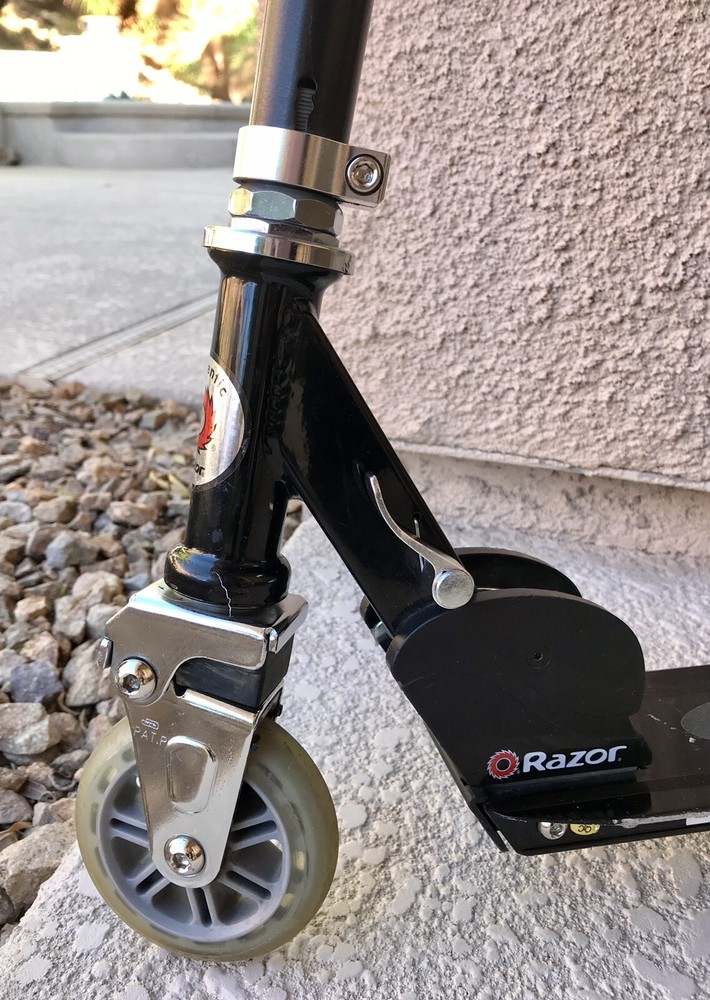 Razor A2 Elite Kick Scooter for Kids/LIGHTWEIGHT/FOLDABLE/ADJUSTABLE