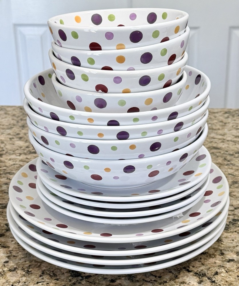 Pampered Chef Simple Additions Dots 16pc Dinnerware Set Service 4 UNUSED