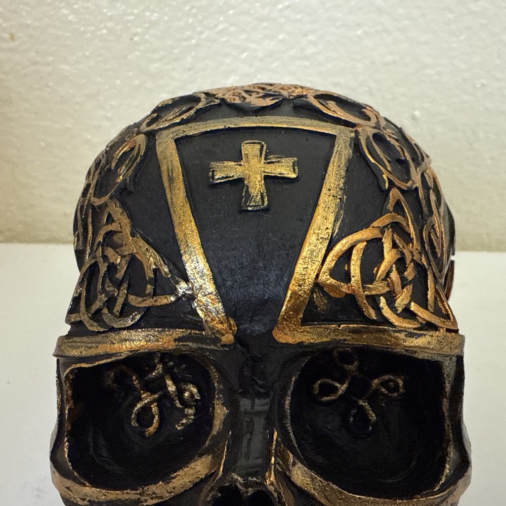 Celtic Trinity Knotwork Crusader Templar Knights Cross Black Gold Skull Statue