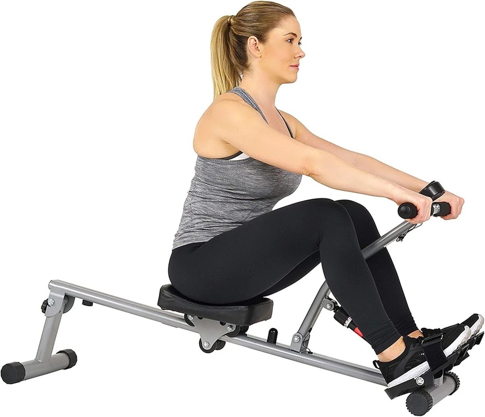 Hydraulic Rowing Machine with LCD Display and Adjustable Foot Straps for Comfort