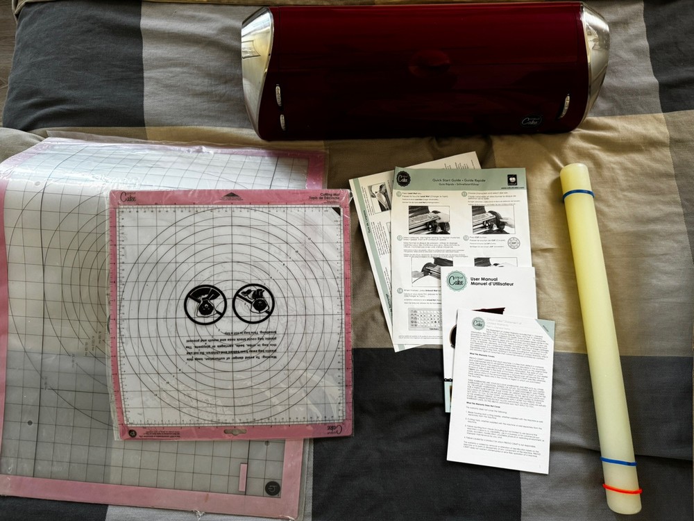 Cricket Cake Machine W/ Box