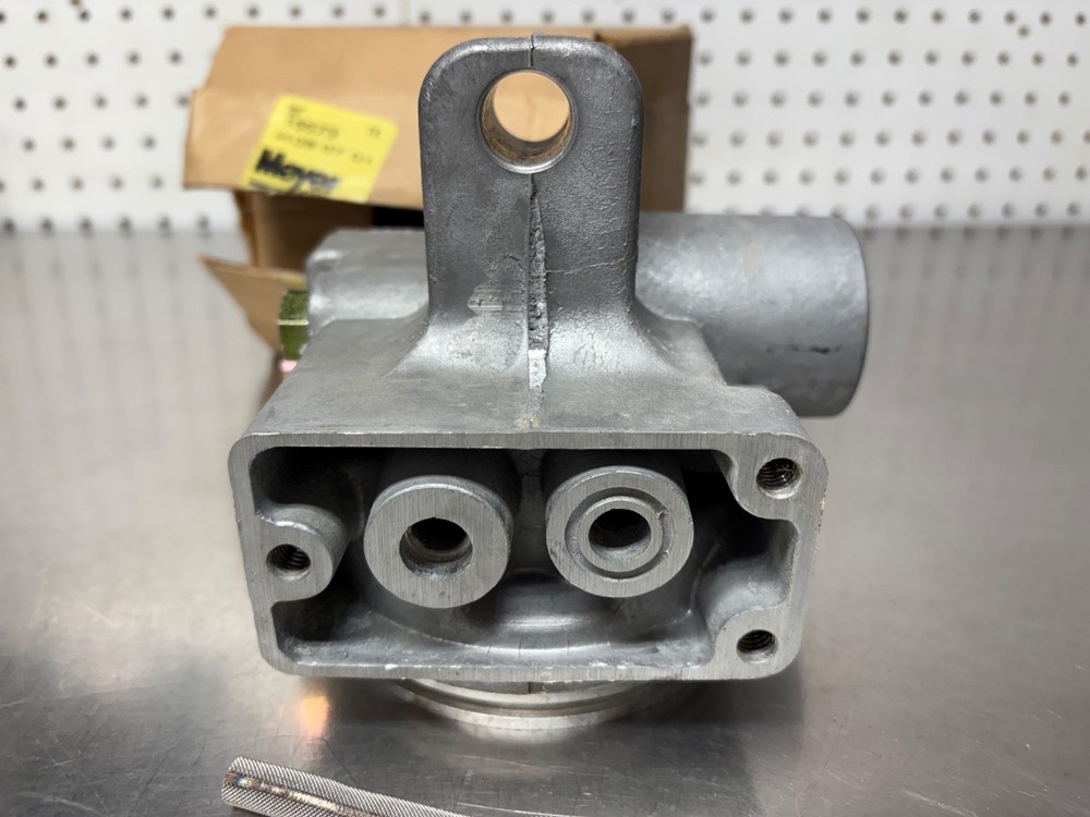 NEW GENUINE MEYERS 15573 Sump Base E46 E47 E57 E57H