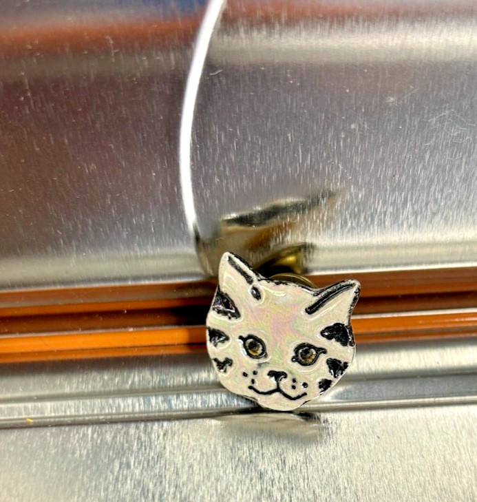 CAT HEAD PIN