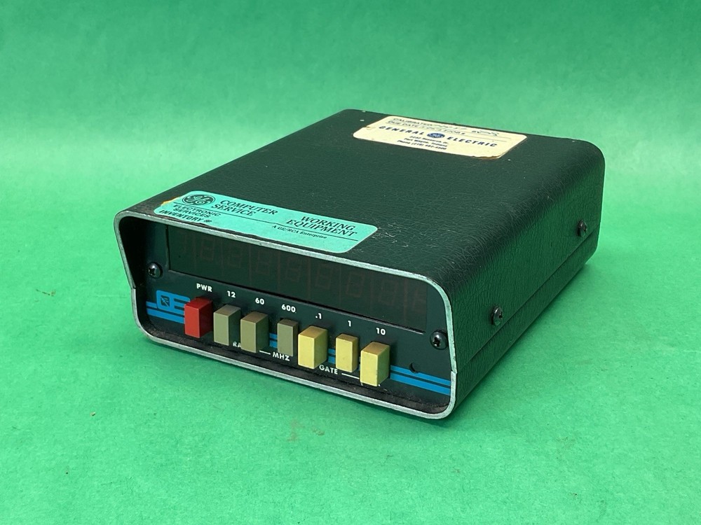 Optoelectronics Frequency Counter Model 7010A - 600 MHz - UNTESTED