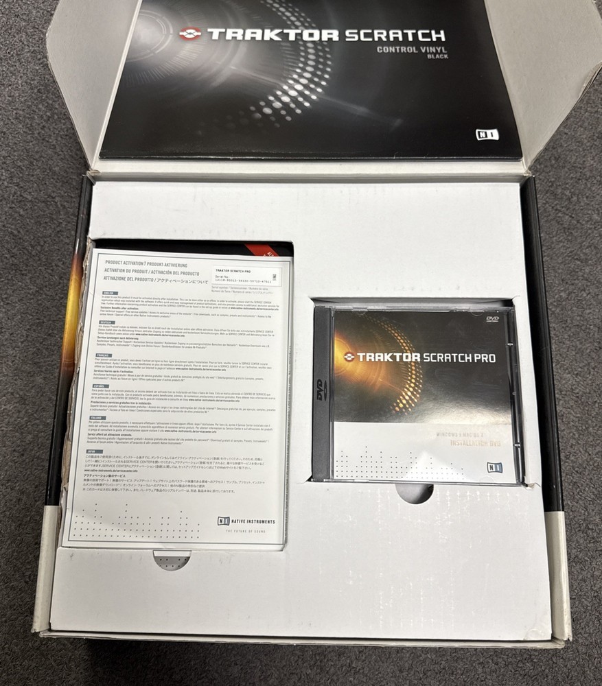 Native Instruments Traktor Scratch Pro DJ Performance Package Audio 8