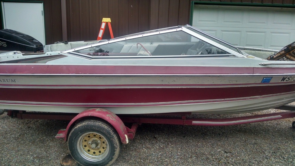 Bayliner Capri Windshield & Side Glass Sections Available READ FULL DESCRIPTION