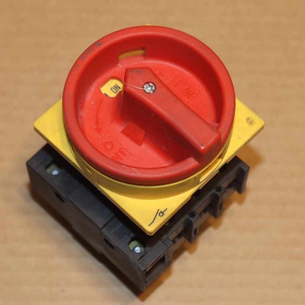One EATON KLOCKNER Moeller P1-25 Main Switch