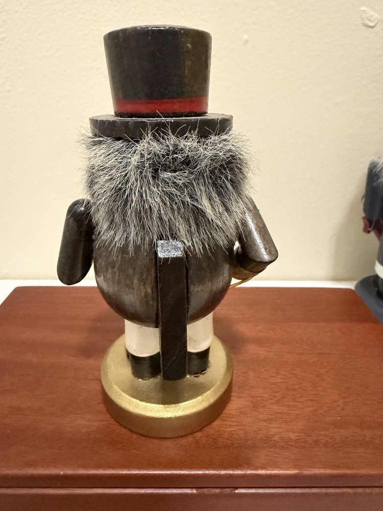 Modern Nutcracker Figurines Lot Of 6￼￼