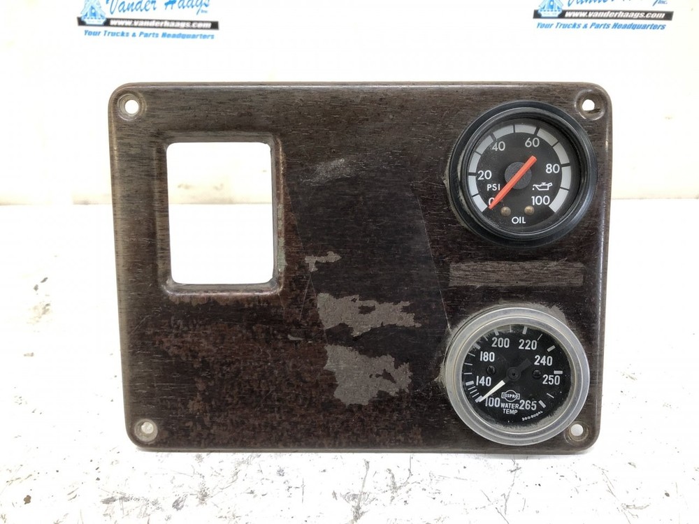 Freightliner FLC112 Speedometer Instrument Cluster - Used