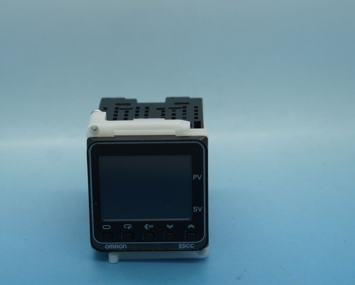 Original Digital Omron Temperature Controller E5CC-QX2ASM-850 In Box -New #OM