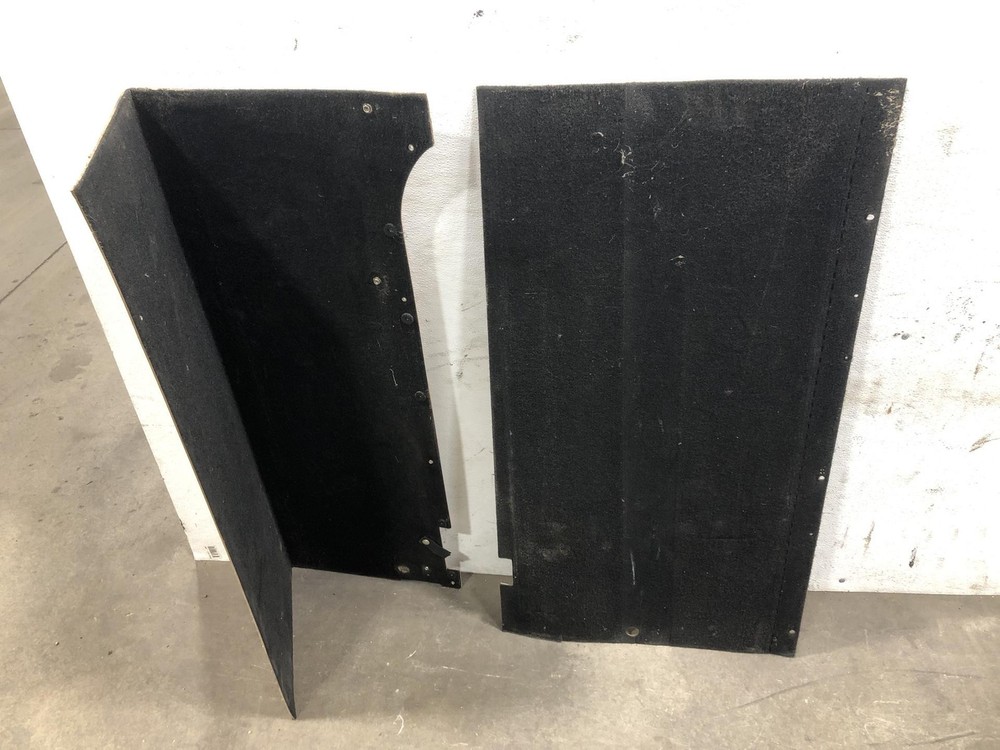 Peterbilt 379 Right/Passenger Sleeper Cabinet - Used