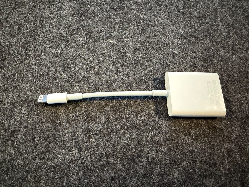 Apple Lightning to SD Card Reader - White