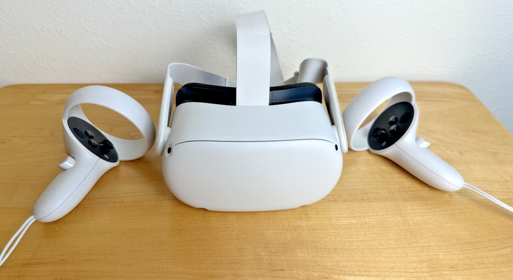 Meta Quest 2 128GB VR Headset Standalone System Controllers Tested Works - White