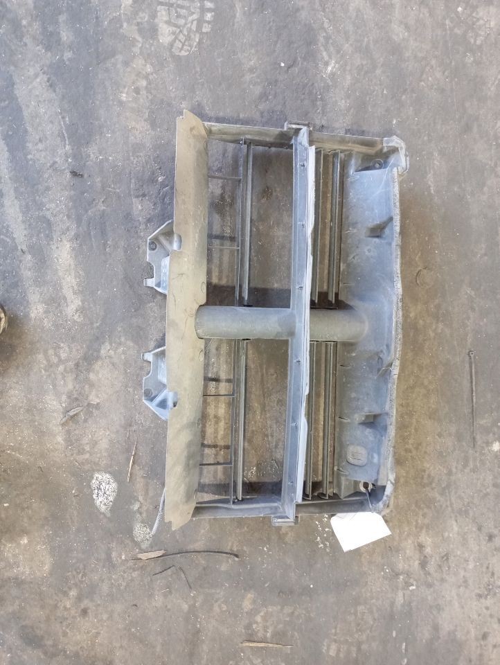 RAM1500 2017 Air Shutter 4107059