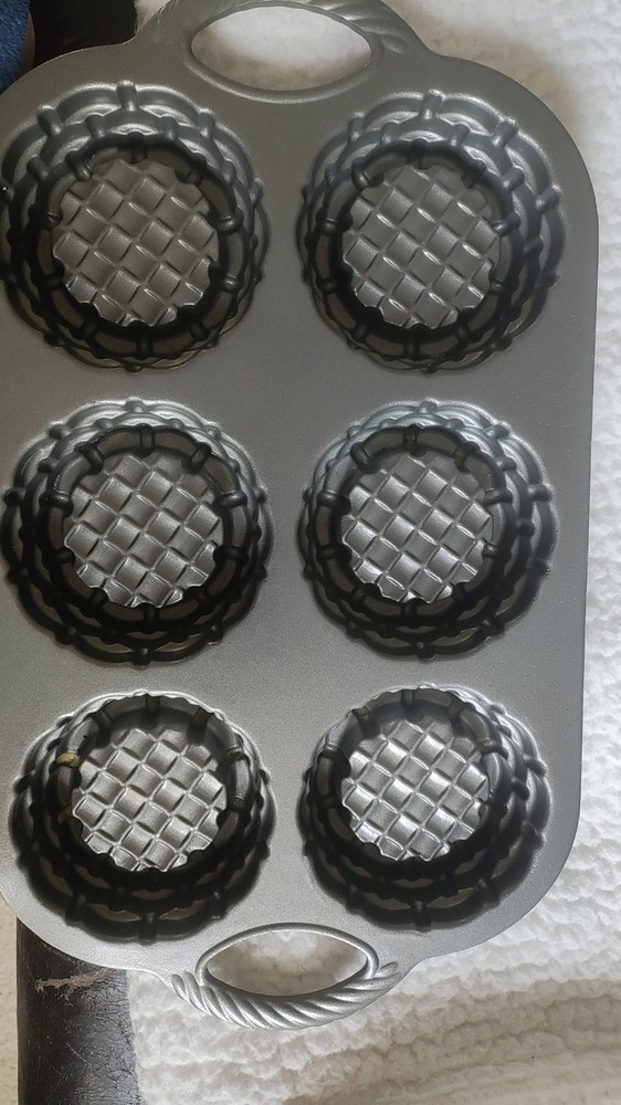 Nordic Ware Shortcake Baskets Cake Pan 3 Cup Capacity