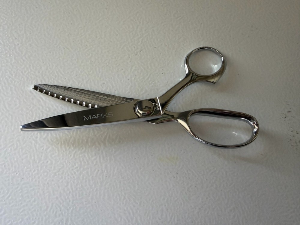 Marks  Pinking Shears EUC