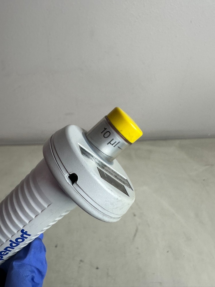 Eppendorf Adjustable Volume Single Channel Pipette, 10 - 100 uL