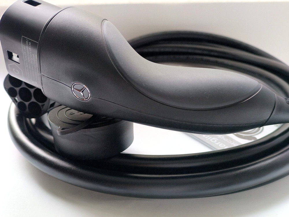 Mercedes Benz EV charging cable Type 2 model EQB EQA for city station