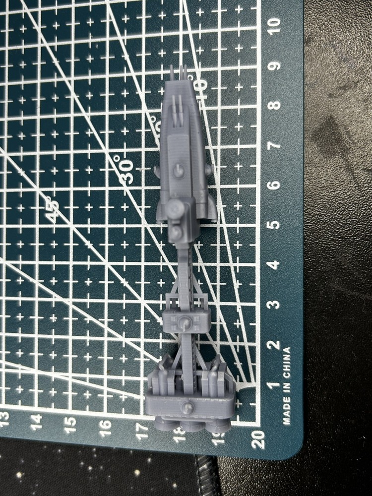 Babylon 5 Hyperion Class Heavy Cruiser Miniature - 85mm Long