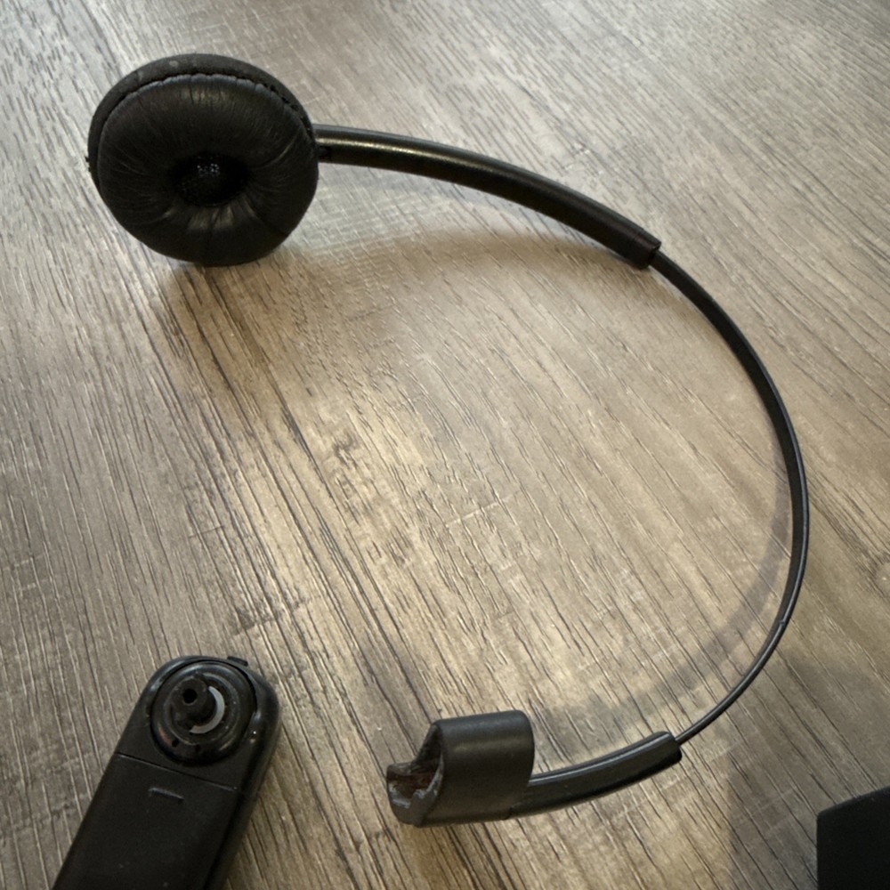 PLANTRONICS WIRELESS HEADSET SYSTEM