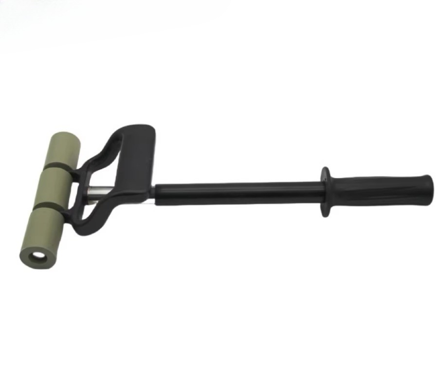 Dual-purpose Plastic Roller for Compacting Flooring and Installing Carpets