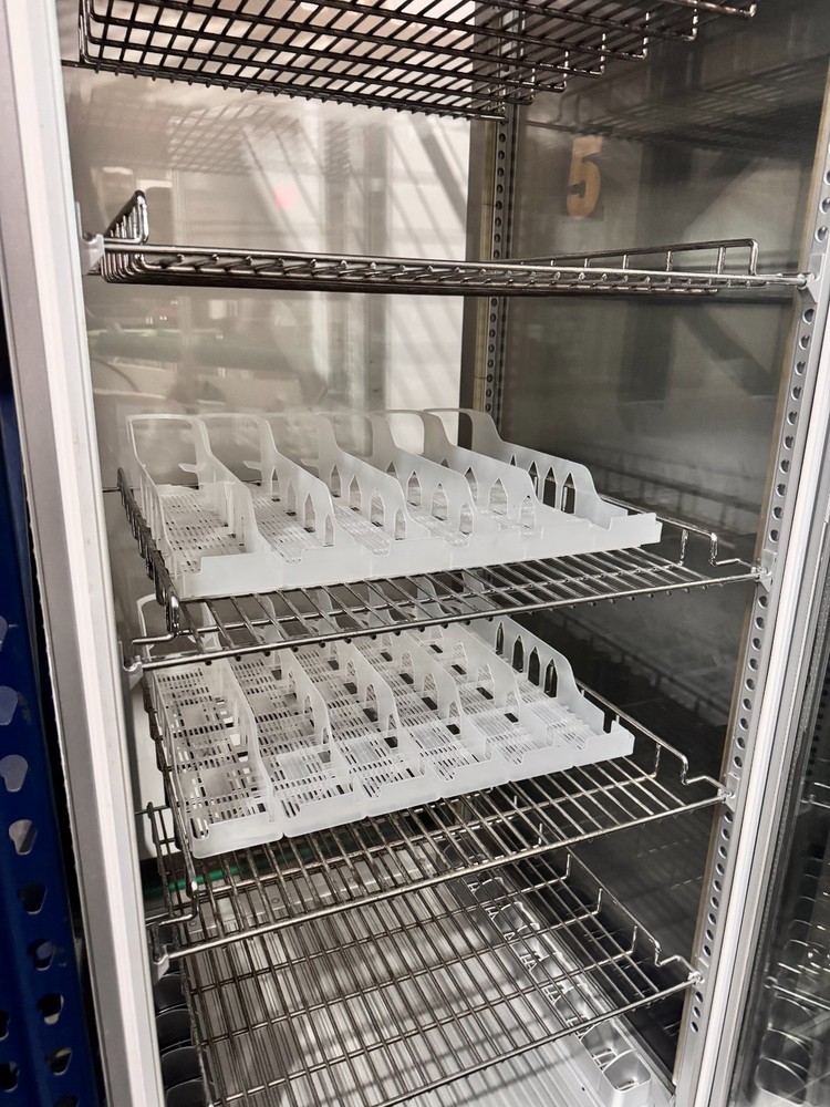 Marchia MVS500 26" Vertical Self Service Refrigerated Display Case