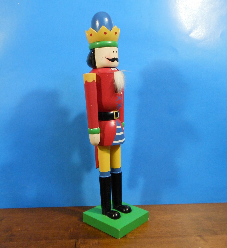 DECORATIVE WOOD NUTCRACKER CHRISTMAS HOLIDAY DECOR 15" TALL