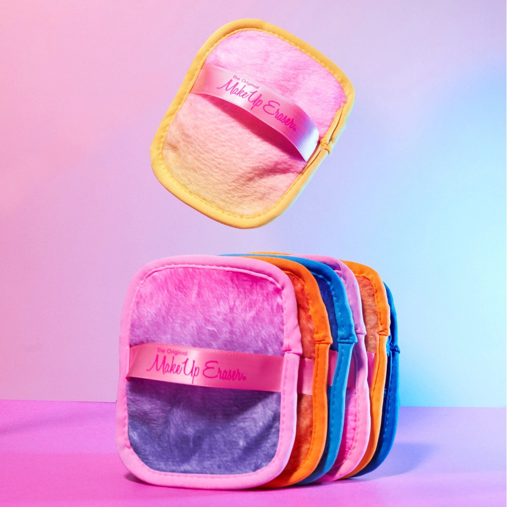 The Original MakeUp Eraser Festivities 7 Day Set & Laundry Bag