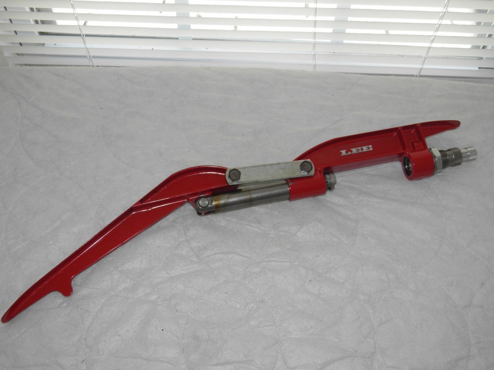 Lee Precision Cast Iron Breach Lock Hand Press - Red
