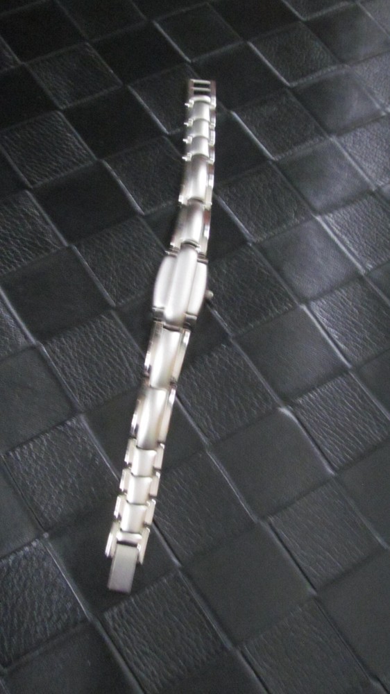 Vintage Quartz LADIES hidden covered chrome?❤