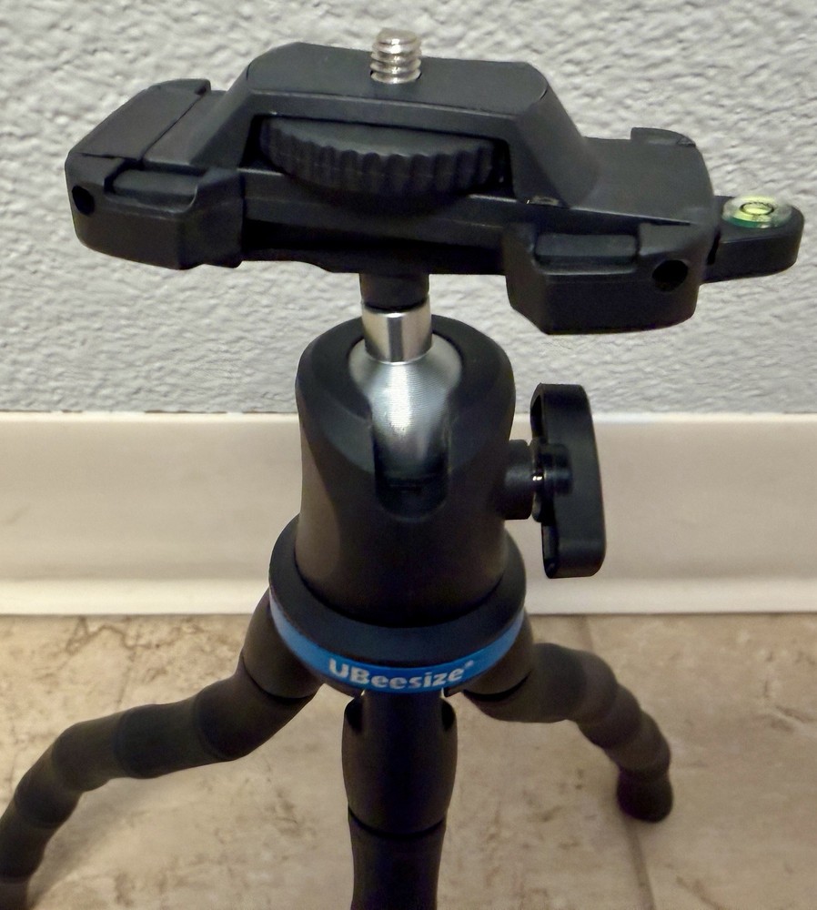 UBeesize adjustable stand/tripod for camera or phone