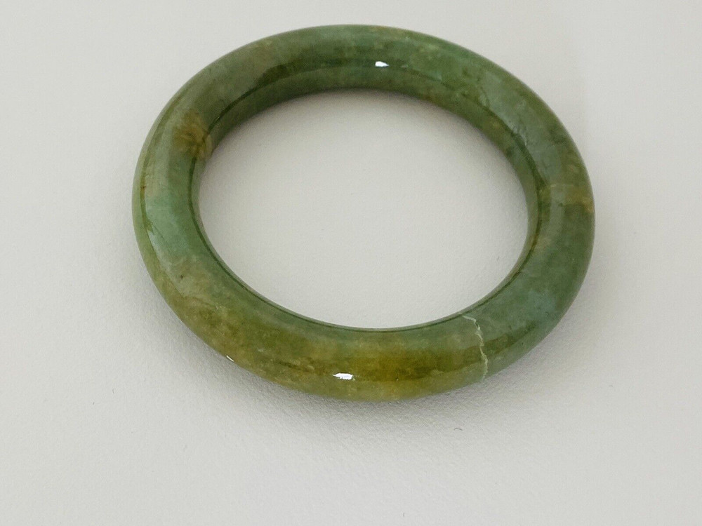 Natural Jadeite Round-form Bangle 70g.