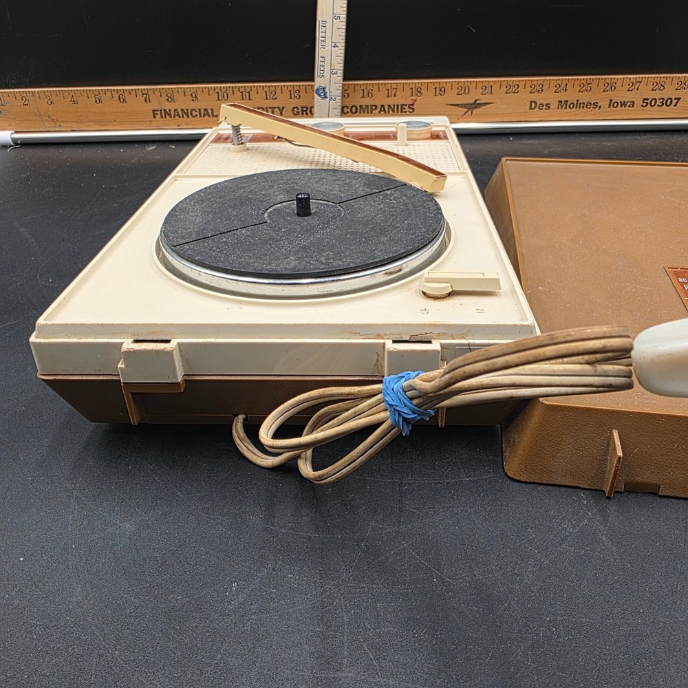 Vintage RCA VMP 16N Portable Record Player Powers On (Needs Needle)