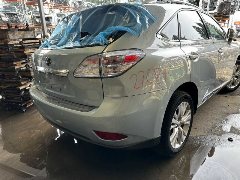 12 LEXUS RX450H JACK AND TOOL KIT