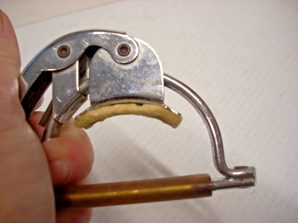 Hamilton KB19A spring lever guitar capo