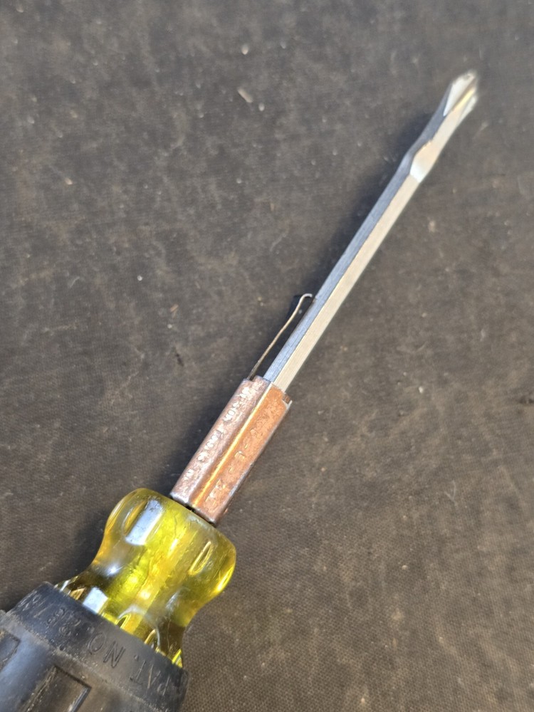 A & L Hold-E-Zee PHILLIPS SCREWDRIVER Black And Yellow READ