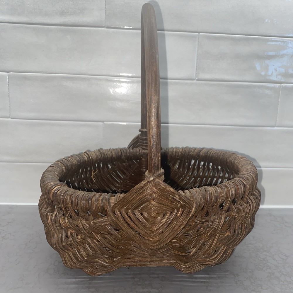 Buttocks basket handcrafted egg gathering herb harvest primitive