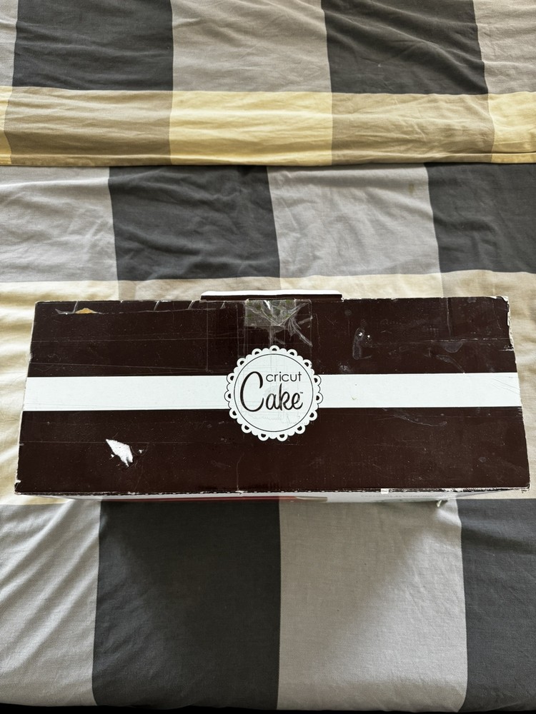 Cricket Cake Machine W/ Box