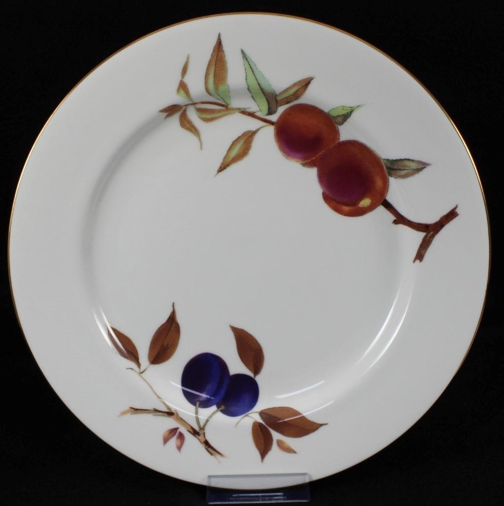 Royal Worcester Evesham Gold Five Piece Place Setting