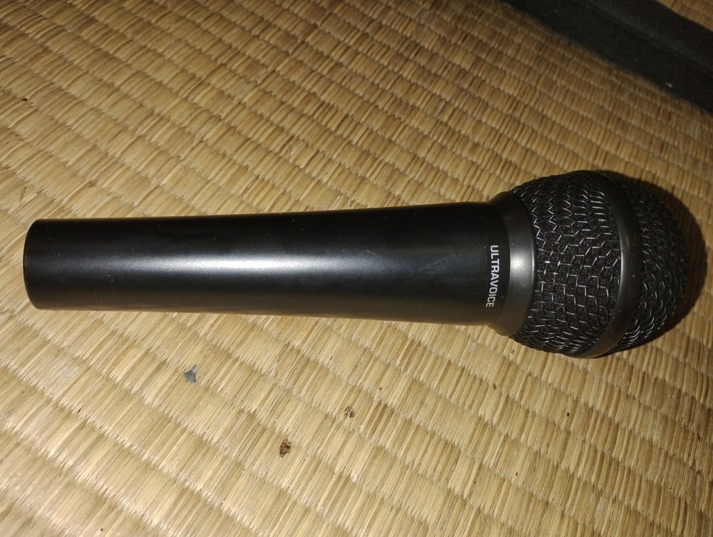 Behringer XM1800S Ultravoice Dynamic Microphone