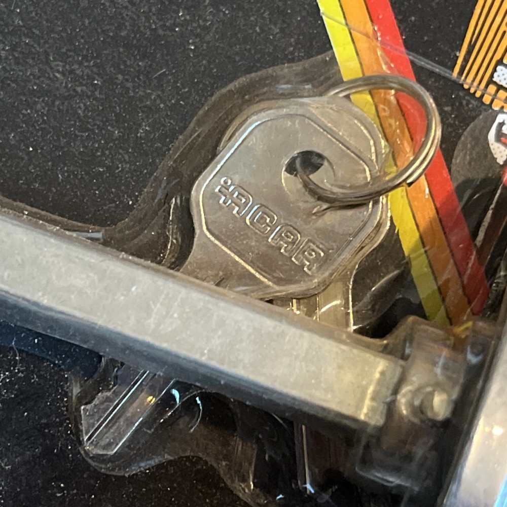 Acar Chrome Locking L Handle with Keys
