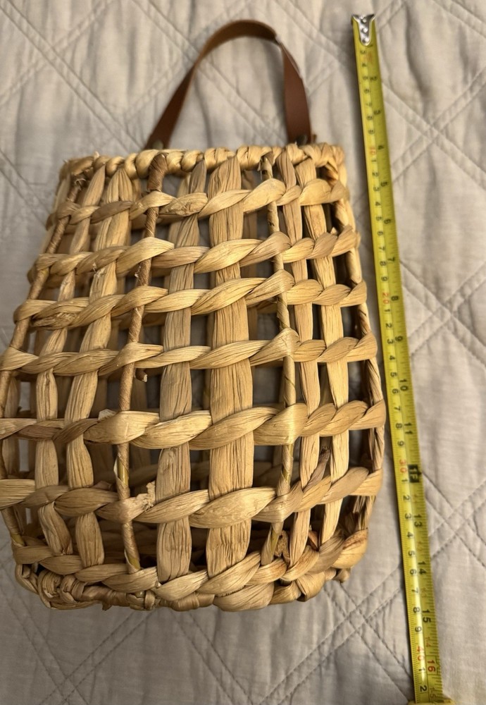 Hanging Wall Basket-New