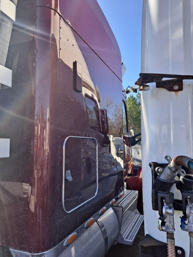 Replaces 2017 PETERBILT 579 CAB , GA