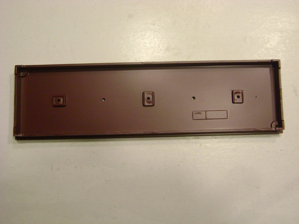 Lionel 157-16 Maroon Platform Base