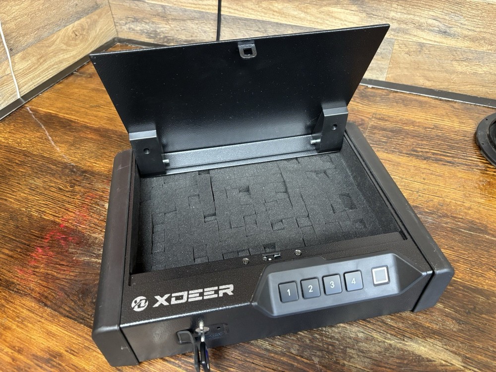 XDeer Gun Safe WITH 2 keys, unknown code