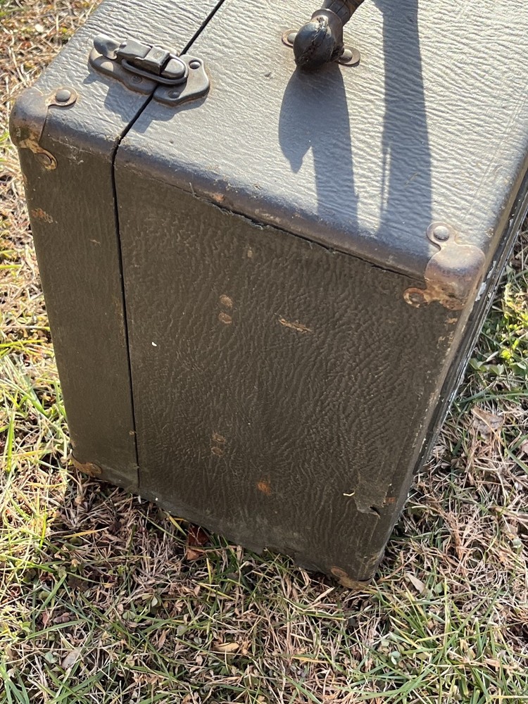Ampro Magnavox Speaker Vintage 40s & Projector