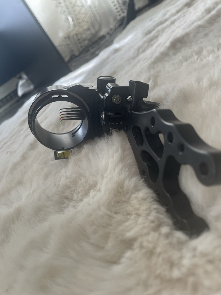 Axcel 5-Pin Fixed Pin Archery Sight Adjustable Compound Bow Black