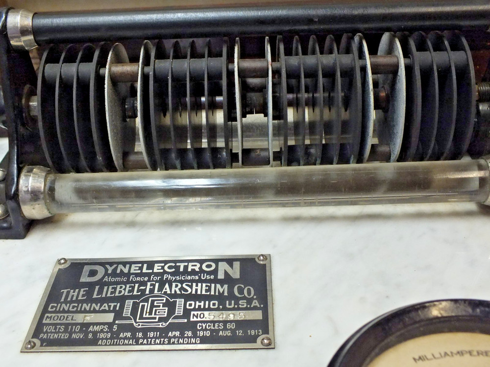 Antique Dynelectron Physicians Device with Atomic Force Control Panel c1913